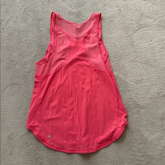 Lululemon sculpt tank II in Lipgloss Pink Sleeveless tank Top size 6 - Picture 4 of 4